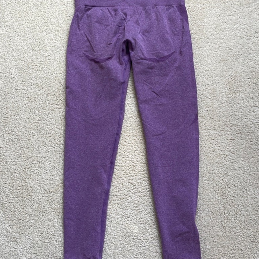 NVGTN violet contour seamless leggings. Size M
